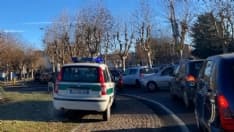 CASTELLAMONTE - Ex ospedale preso d'assalto per i tamponi molecolari: code ovunque e traffico in tilt come nei primi giorni della pandemia