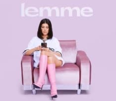 GLAMOUR – Le caramelle intime di Kourtney Kardashian