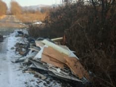 VOLPIANO - Beccato mentre scarica rifiuti: multa di 3500 euro