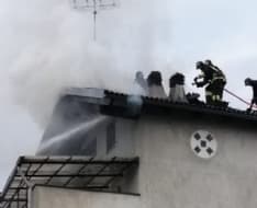 STRAMBINO - Incendio casa, provvidenziale intervento dei vigili del fuoco