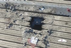 CHIAVERANO - Botti di Capodanno, danneggiata la passerella sul lago Sirio