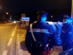 BOLLENGO - Picchia e rapina una pensionata sola in casa: romeno fermato dai carabinieri la notte di capodanno - VIDEO