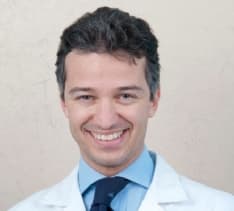 IVREA - Apprezzato medico stroncato da un malore ad appena 45 anni