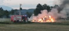 CASTELLAMONTE-BAIRO - Carico di rotoballe prende fuoco sulla Pedemontana - FOTO E VIDEO