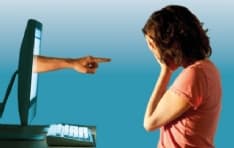 CUORGNE' - Contro il cyberbullismo a lezione dalla polizia