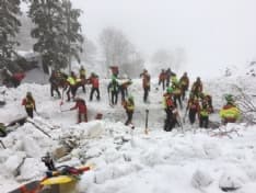 SLAVINA SULL'HOTEL RIGOPIANO - Dal Canavese all'Abruzzo: Soccorso Alpino al lavoro - FOTO