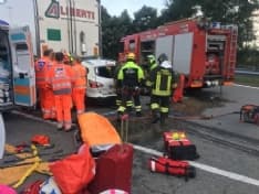 TRAGEDIA SULLA IVREA-SANTHIA' - Un morto e tre feriti nello scontro tra auto e tir - FOTO