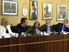 LEINI - Presepe vietato a scuola: bagarre in consiglio