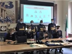 RIVAROLO CANAVESE - Derubano gli anziani soli: dieci sinti arrestati dalla polizia. Due ladri incassavano anche il reddito di cittadinanza