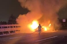 TANGENZIALE TORINO - Brutto incidente con quattro veicoli, auto prende fuoco: due feriti - FOTO
