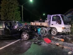 MONTALTO DORA - Brutto incidente in via Aosta: auto contro camioncino, un ferito, fuga di gas e decine di auto bloccate nel fango - FOTO