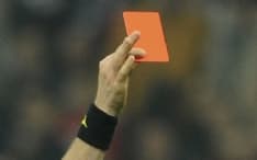 CALCIO - Arbitro aggredito sospende la partita di prima categoria: gara persa a tavolino