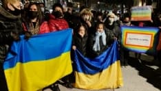 RIVAROLO CANAVESE - Tanta gente in piazza contro la guerra: «Siamo vicini all'Ucraina» - FOTO e VIDEO