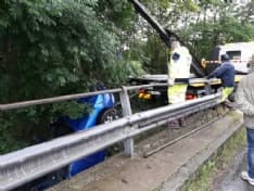 LOMBARDORE - Auto nella scarpata, caos sulla provinciale 267