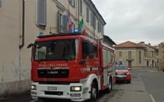 CALUSO - Fulmine cade vicino al poliambulatorio, computer in tilt: intervengono i vigili del fuoco