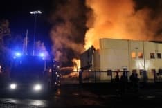 INCENDIO DI SCARMAGNO - I titolari dell'azienda distrutta dal rogo aggrediti dai vicini. Intervengono i carabinieri