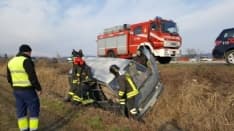 BAIRO-CASTELLAMONTE - Finisce con il furgone nella scarpata per evitare un'auto pirata - FOTO e VIDEO
