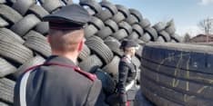 BORGARO - 20mila pneumatici stoccati senza autorizzazione: un imprenditore denunciato dai carabinieri - FOTO e VIDEO
