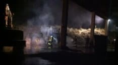 FOGLIZZO - Incendio nel centro di stoccaggio cippato della centrale a biomassa di Rivarolo Canavese - FOTO