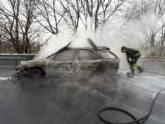 AUTOSTRADA A4 - Auto va a fuoco all'improvviso: salvo un canavesano