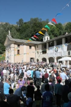 RIBORDONE - Due vescovi per la festa della Madonna a Prascondu'
