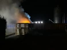 CASTELLAMONTE - Prende fuoco un container nella zona industriale, intervento dei vigili del fuoco