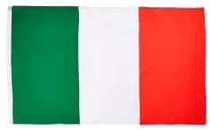 CORONAVIRUS - Il tricolore dai balconi come simbolo dell'unità nazionale