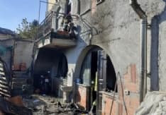 VAL DI CHY - Prende fuoco l'alloggio, proprietario ustionato trasportato in elicottero al Cto: è in prognosi riservata