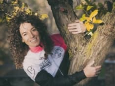 IVREA - Paola Gianotti pedala per l'ambiente da Stoccolma a Milano: incontrerà anche Greta Thunberg - VIDEO