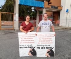 CUORGNE' - Partito il sit-in del consigliere Pieruccini, 48 ore davanti al pronto soccorso per farlo riaprire - FOTO e VIDEO