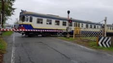 RIVAROLO-PONT - Treno lumaca, più di un'ora per arrivare a destinazione: «Come andare a piedi»