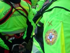 MONTALTO DORA - Ciclista si schianta in bici vicino al lago Pistono: soccorso e portato in ospedale