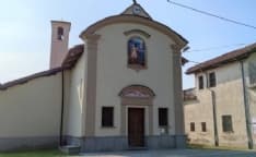 RIVARA - Vietato suonare le campane della chiesa: c'è il rischio di danneggiare il campanile