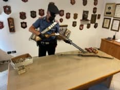 NOLE-ROCCA CANAVESE - Armi illegali in casa: i carabinieri di Leini e Corio arrestano due persone - VIDEO