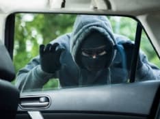 CASTELLAMONTE - Ladri in azione nel parcheggio sotterraneo del centro commerciale Bennet