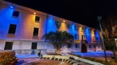 VOLPIANO - Guerra in Ucraina, municipio illuminato di giallo e blu