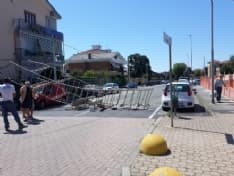 MAPPANO - Crolla un ponteggio tra via Avogadro e via Marconi - FOTO