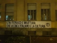 LINGUAGGI - La battaglia dell'asterisco