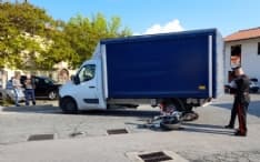 SALASSA - Scontro moto-auto all'incrocio: un altro incidente sulle strade del Canavese. Un ragazzo ferito - FOTO