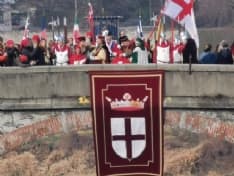 CARNEVALE DI IVREA - La cerimonia della preda in Dora apre la domenica della battaglia delle arance - FOTO e VIDEO