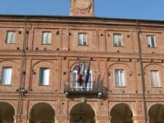 CHIVASSO - Il Comune vara i buoni spesa per le famiglie in difficoltà