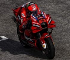 CHIVASSO - Moto GP, Bagnaia vince a Sepang: titolo mondiale ad un passo