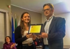 CHIAVERANO - Il paese premia la sua nuotatrice da medaglia d'oro