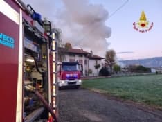 CIRIE' - Incendio in un deposito: provvidenziale intervento dei vigili del fuoco - FOTO