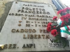 VALPERGA - Adesivi contro il 25 Aprile sulla lapide del partigiano Francesco Poletto