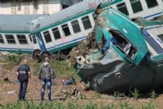 TRAGEDIA A CALUSO - L'autista del tir indagato per disastro ferroviario - FOTO e VIDEO