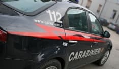 CHIVASSO - Ubriaco in centro tira fuori il pene sulla pubblica via: i passanti chiamano i carabinieri