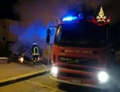 CIRIE' - Piromane in azione anche a Natale: bruciate due auto