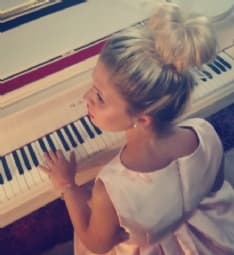 FORNO CANAVESE - La pianista Federica Bertot suona Chopin - VIDEO