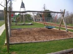 VOLPIANO - I cittadini chiedono la riapertura del parco giochi di via Riviera